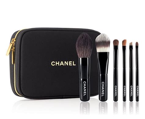 chanel apply yourself brush set|Chanel professional makeup brush set.